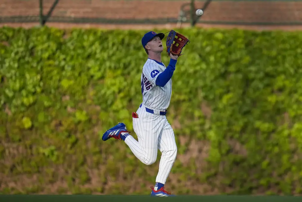 Pete Crow-Armstrong Wins 2025 NL Gold Glove at CF -