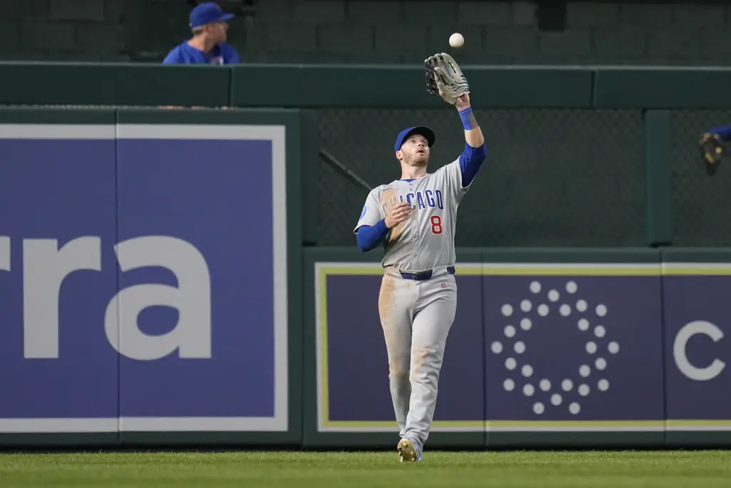 Ian Happ Wins 2025 NL Gold Glove at LF -